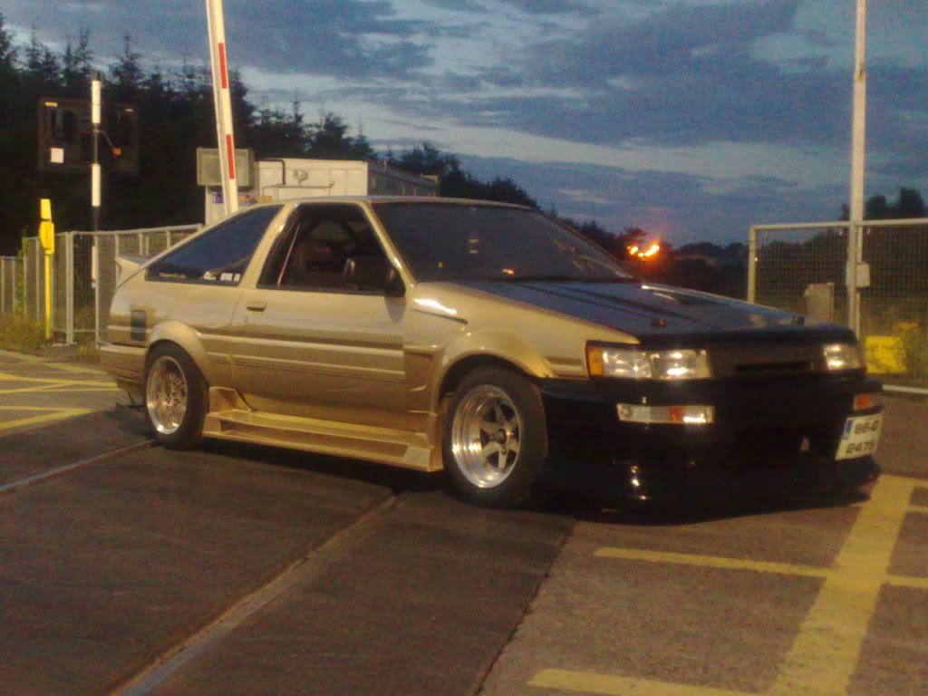 My ae86 on carbs!!