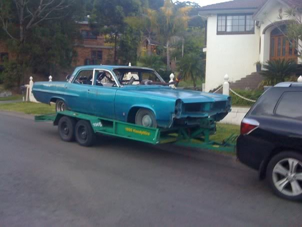 A Big-Ass Sedan: 64 Pontiac Parisienne