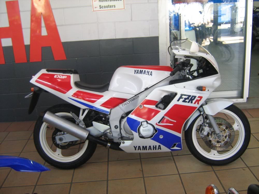 Trev's 1990 FZR250RR (Yamaha), 1st Bike
